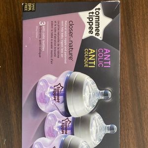 Tommee Tippee Box of 3 Anti-Colic Bottles 0m+ EUC